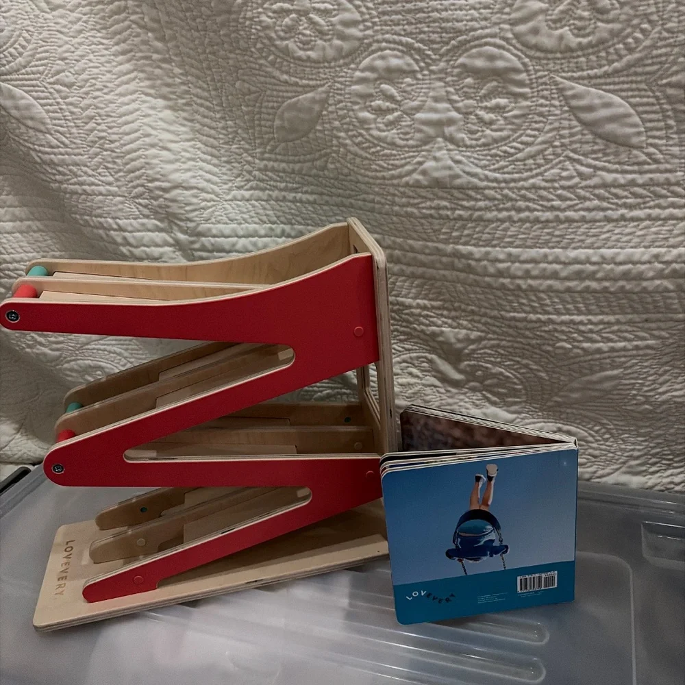 Lovevery Nana & Max Book And Wood Race & Chase Ramp
